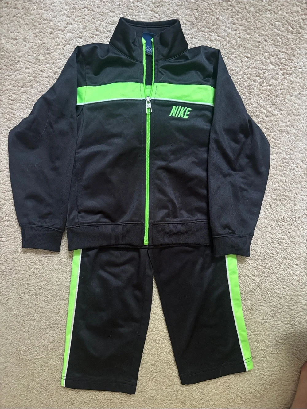 Boys 4T Nike Black Zip up jacket and pants set
